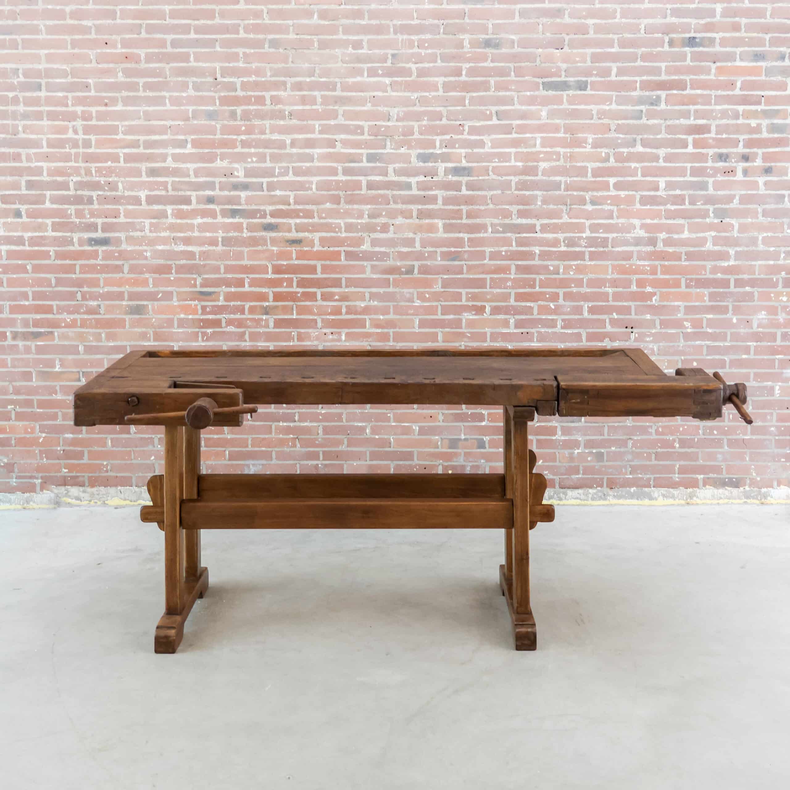 Vintage werkbank met bankschroef - Afbeelding 3