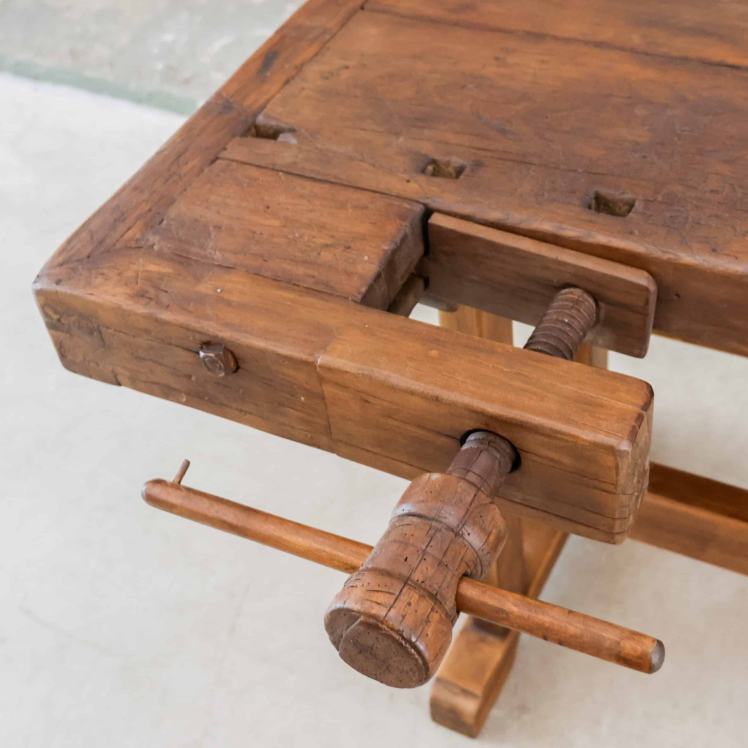 Vintage werkbank met bankschroef - Afbeelding 10