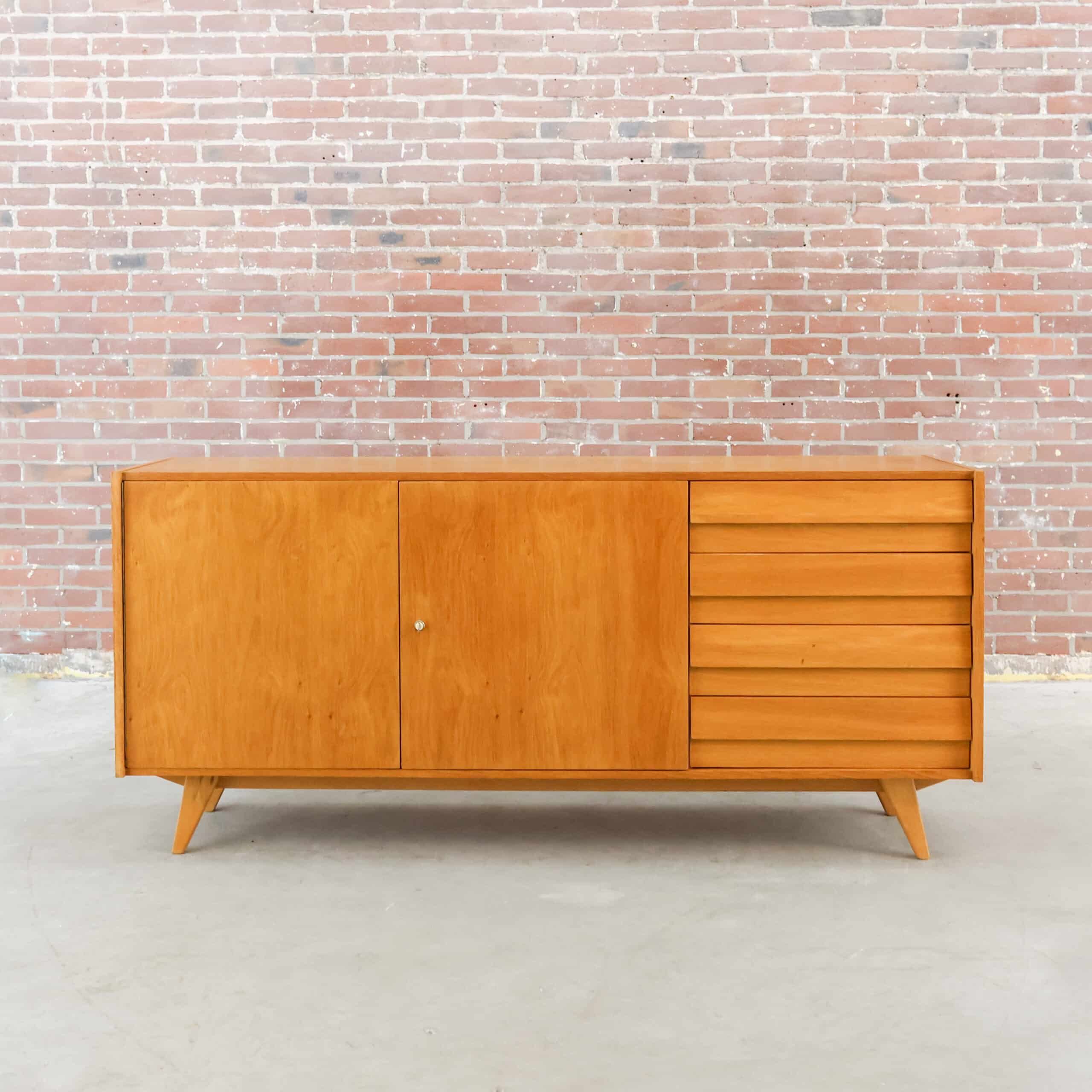 Vintage dressoir - Interier Praha
