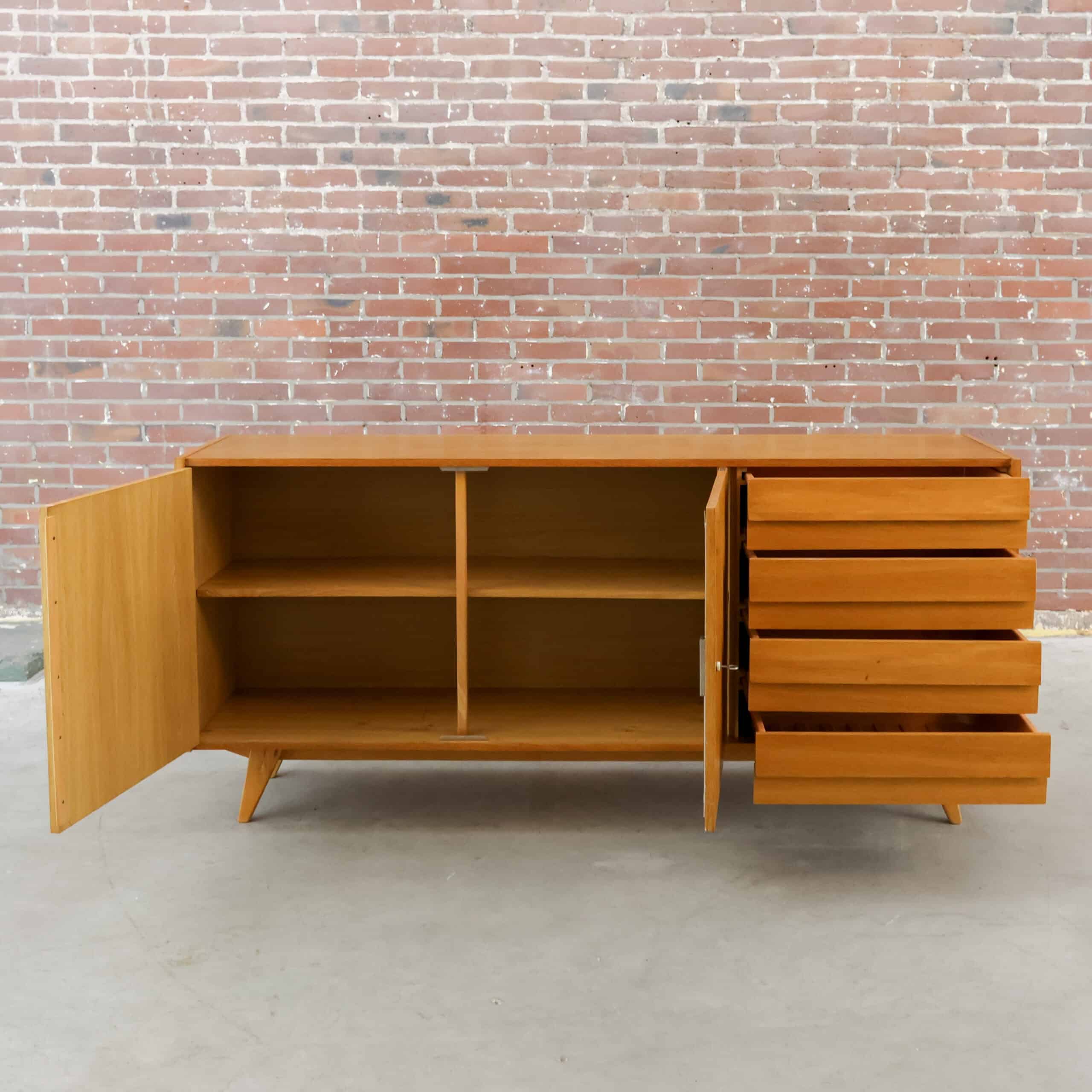 Vintage dressoir - Interier Praha - Afbeelding 2