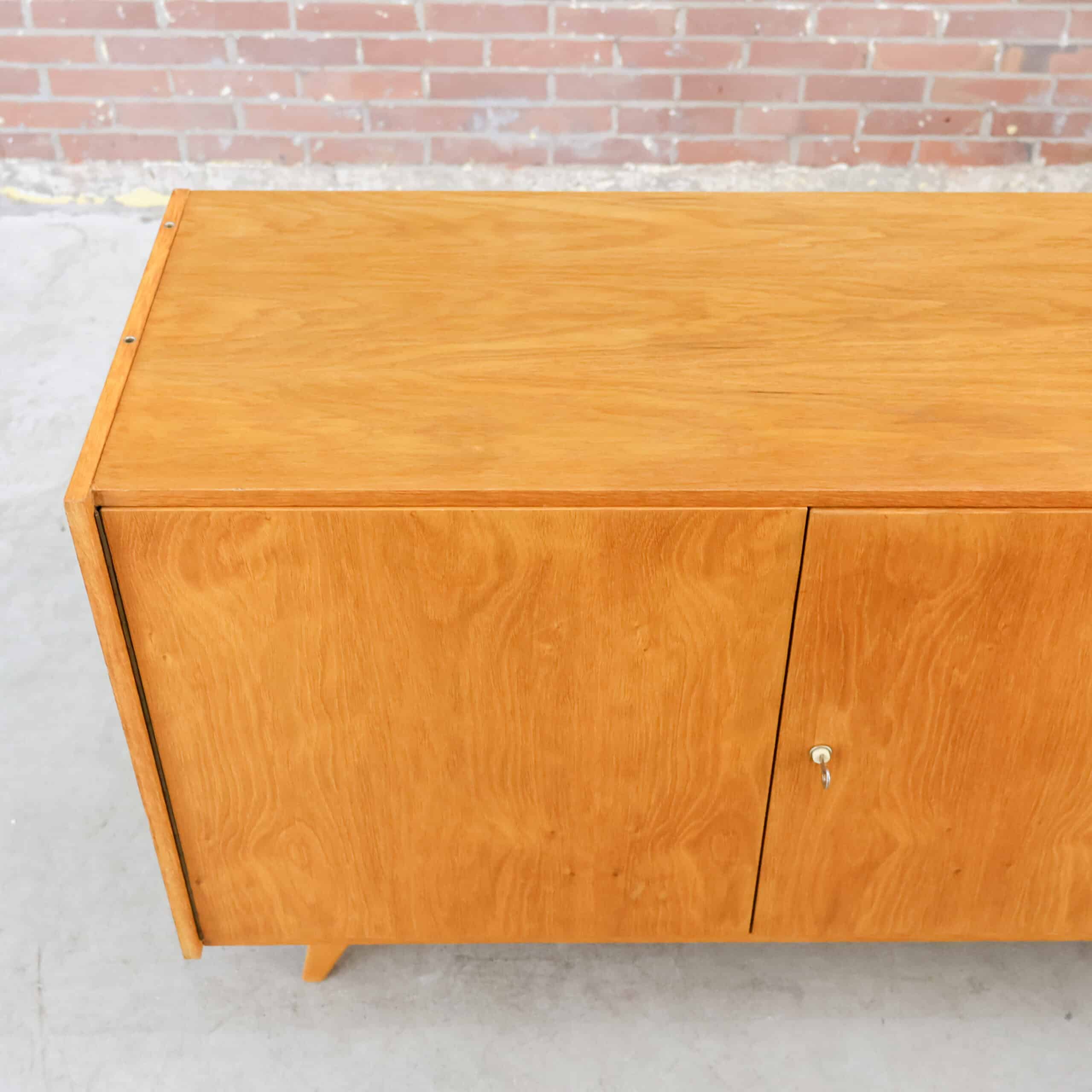Vintage dressoir - Interier Praha - Afbeelding 6