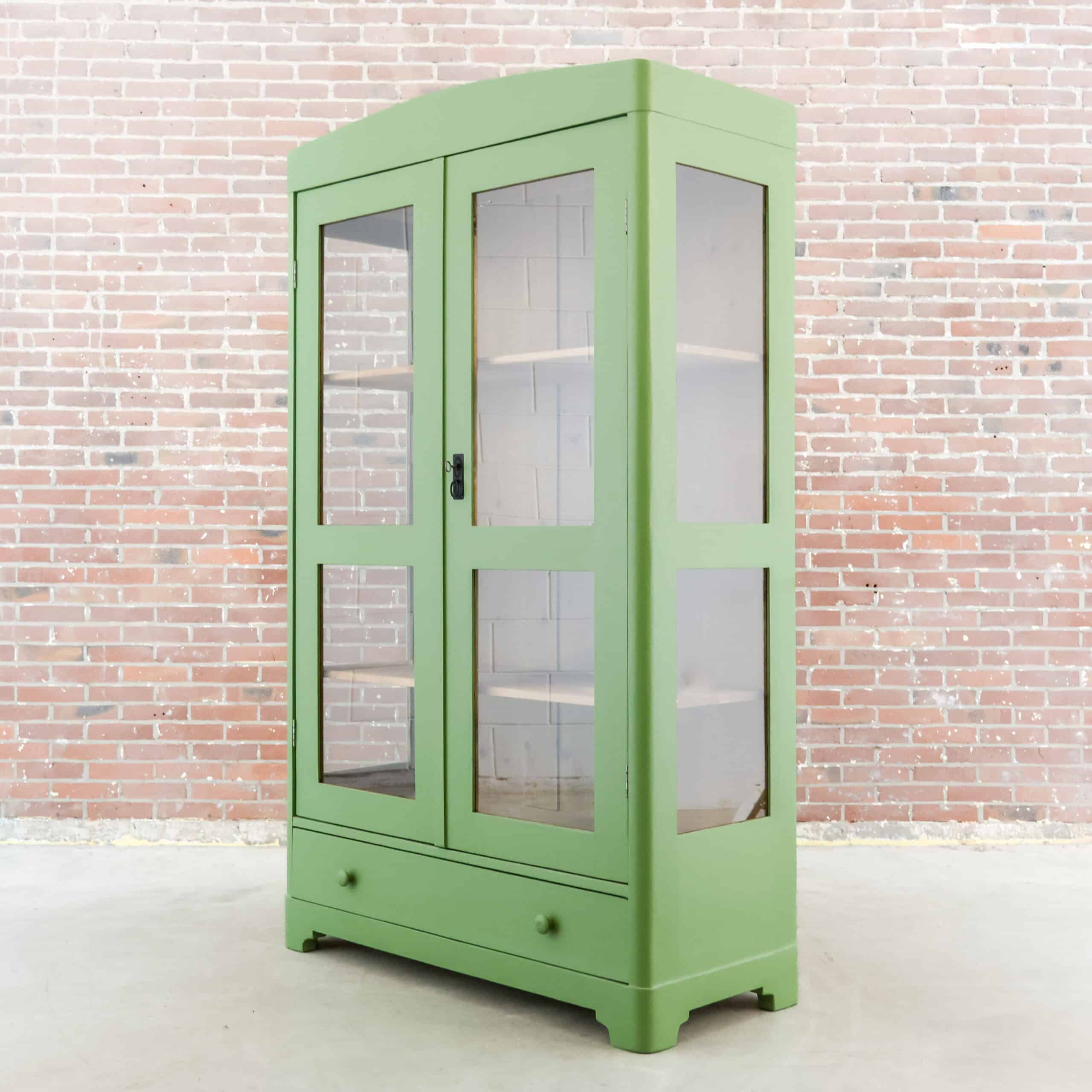 Groene vitrinekast