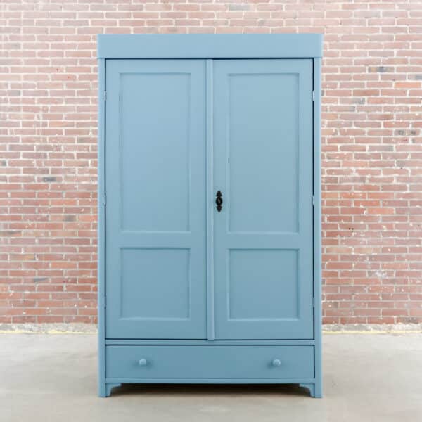 Blauwe linnenkast