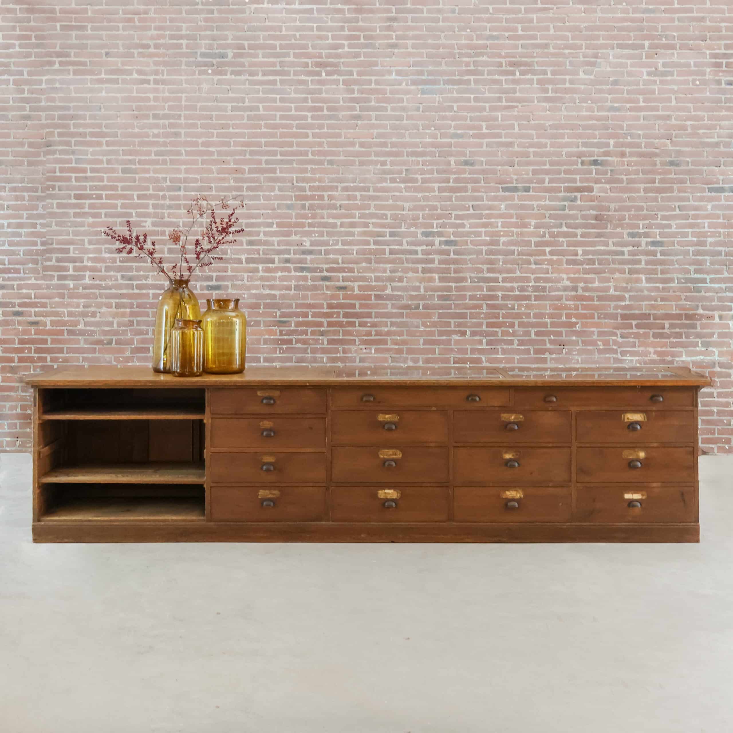 Brocante toonbank