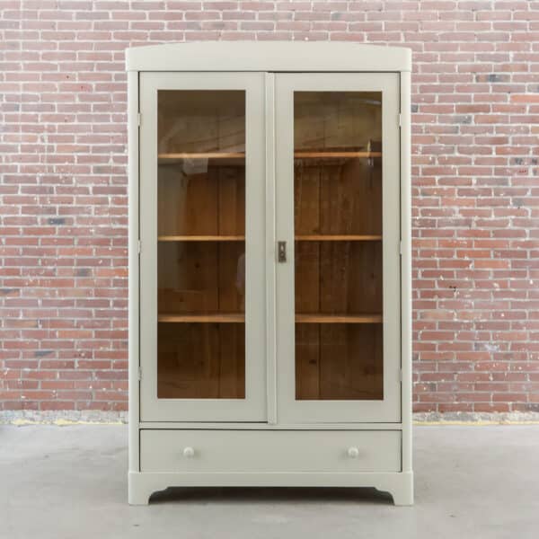 Brocante vitrinekast