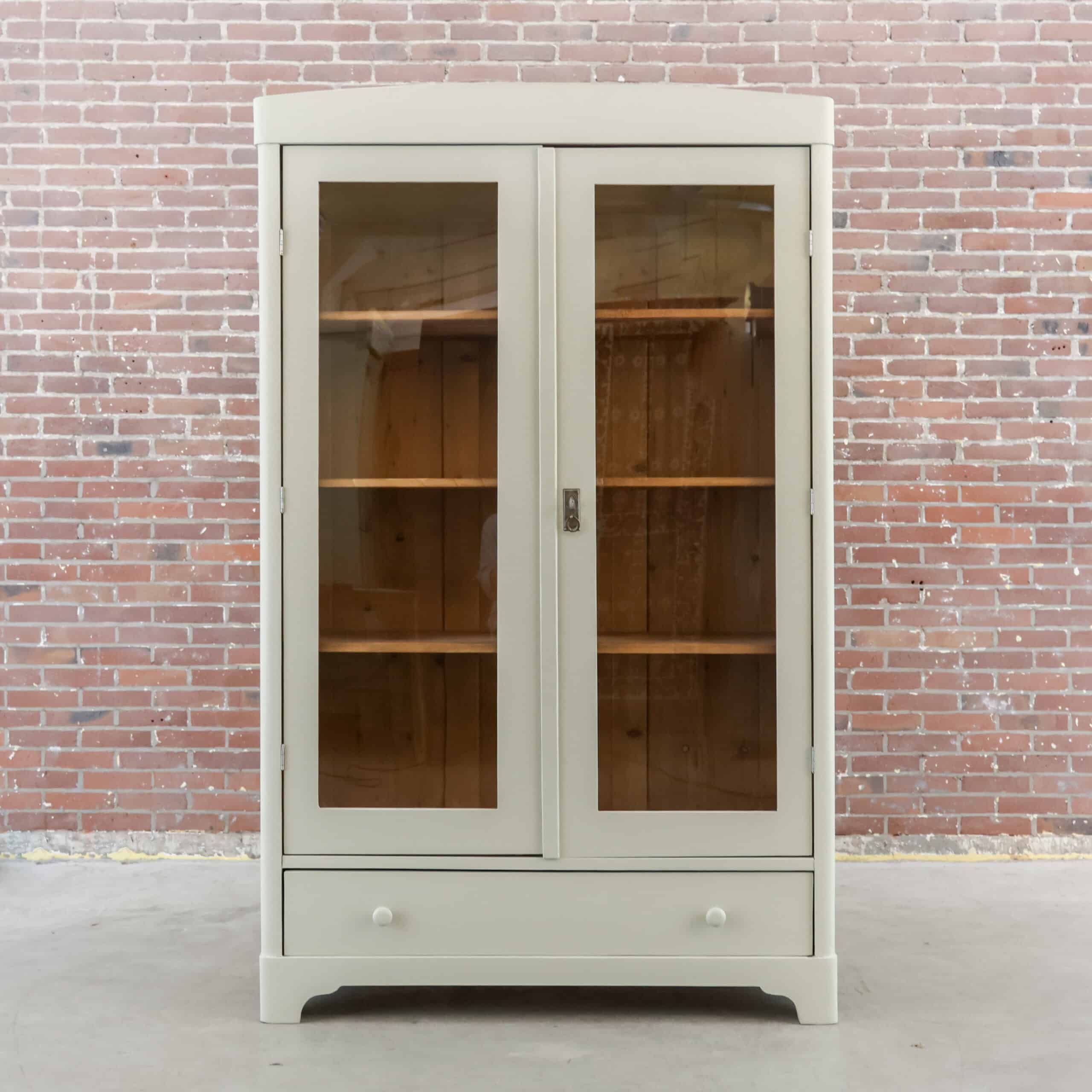 Brocante vitrinekast