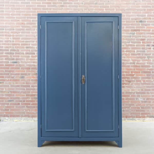 Blauwe linnenkast