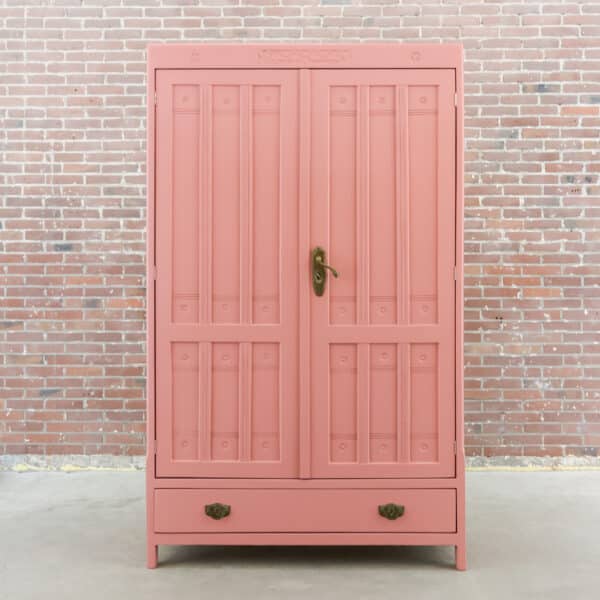 Roze linnenkast