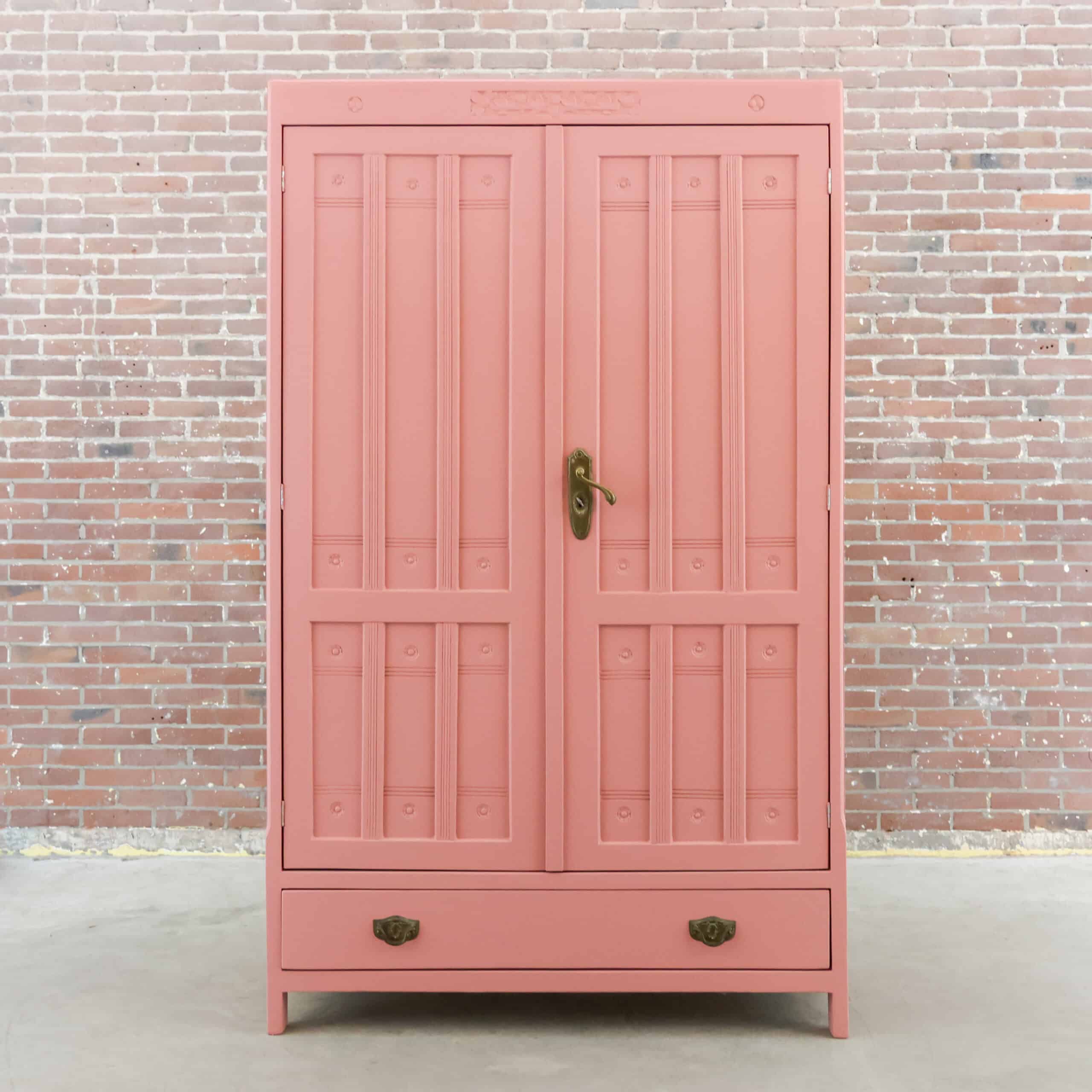 Roze linnenkast