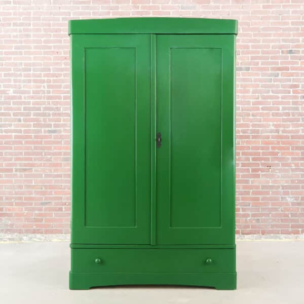 Brocante groene linnenkast