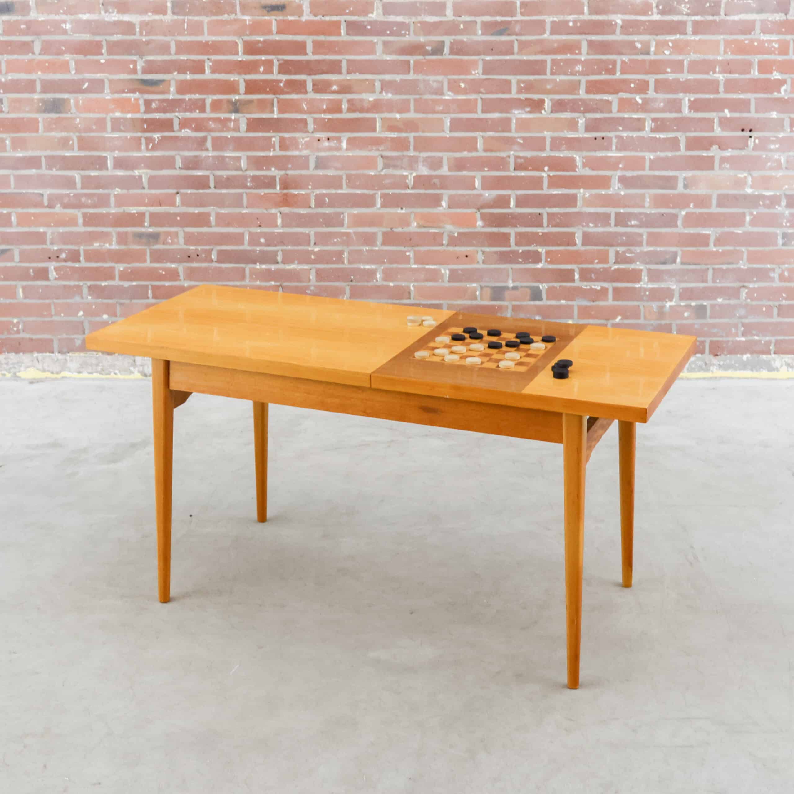 Vintage salontafel met dambord
