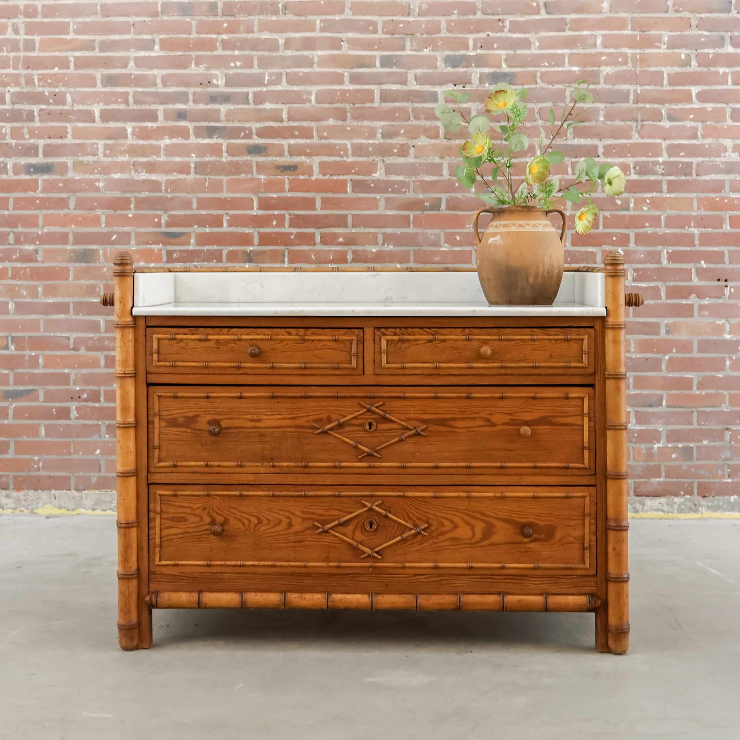 Faux bamboo ladekast