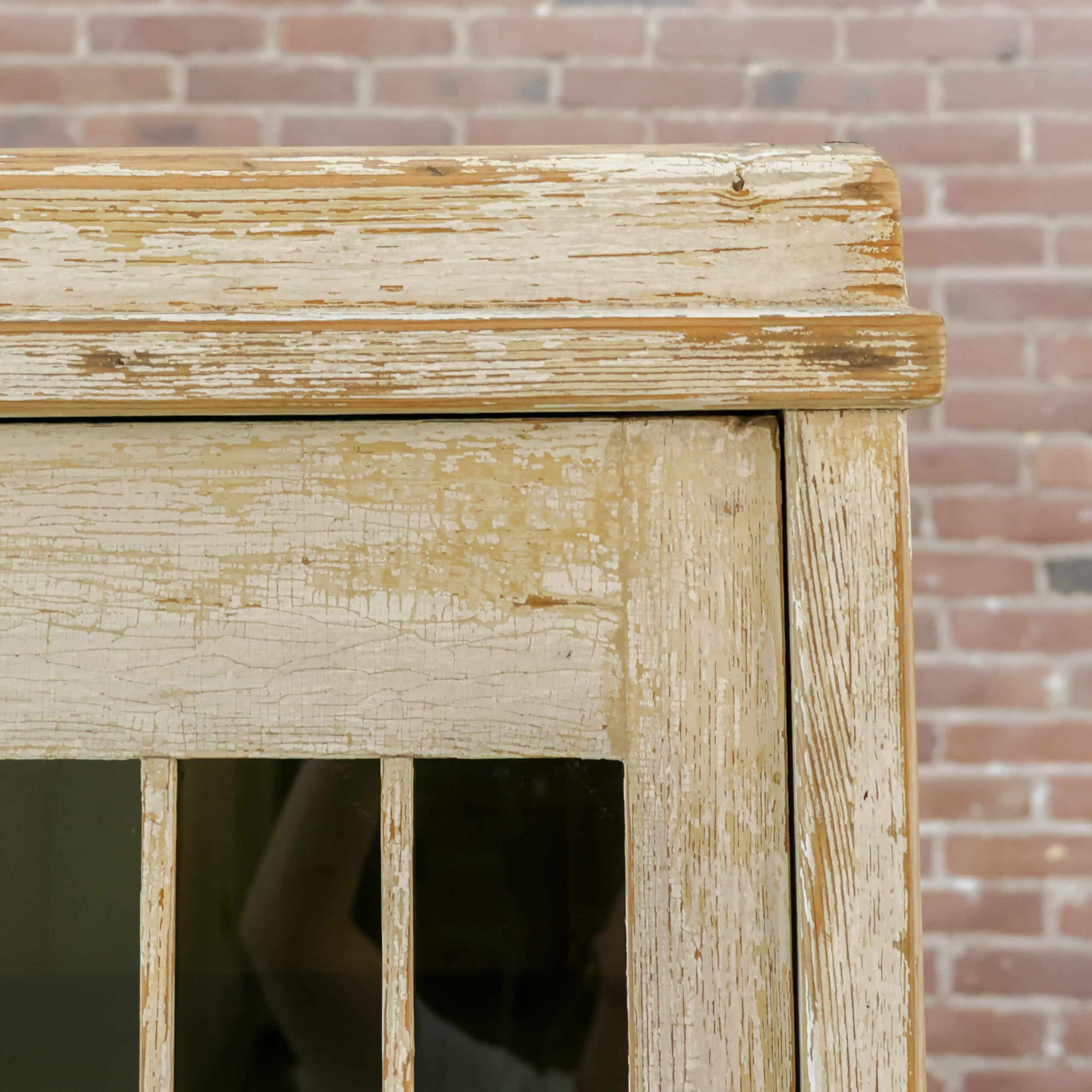Hoge eendeurs vitrinekast - Afbeelding 4
