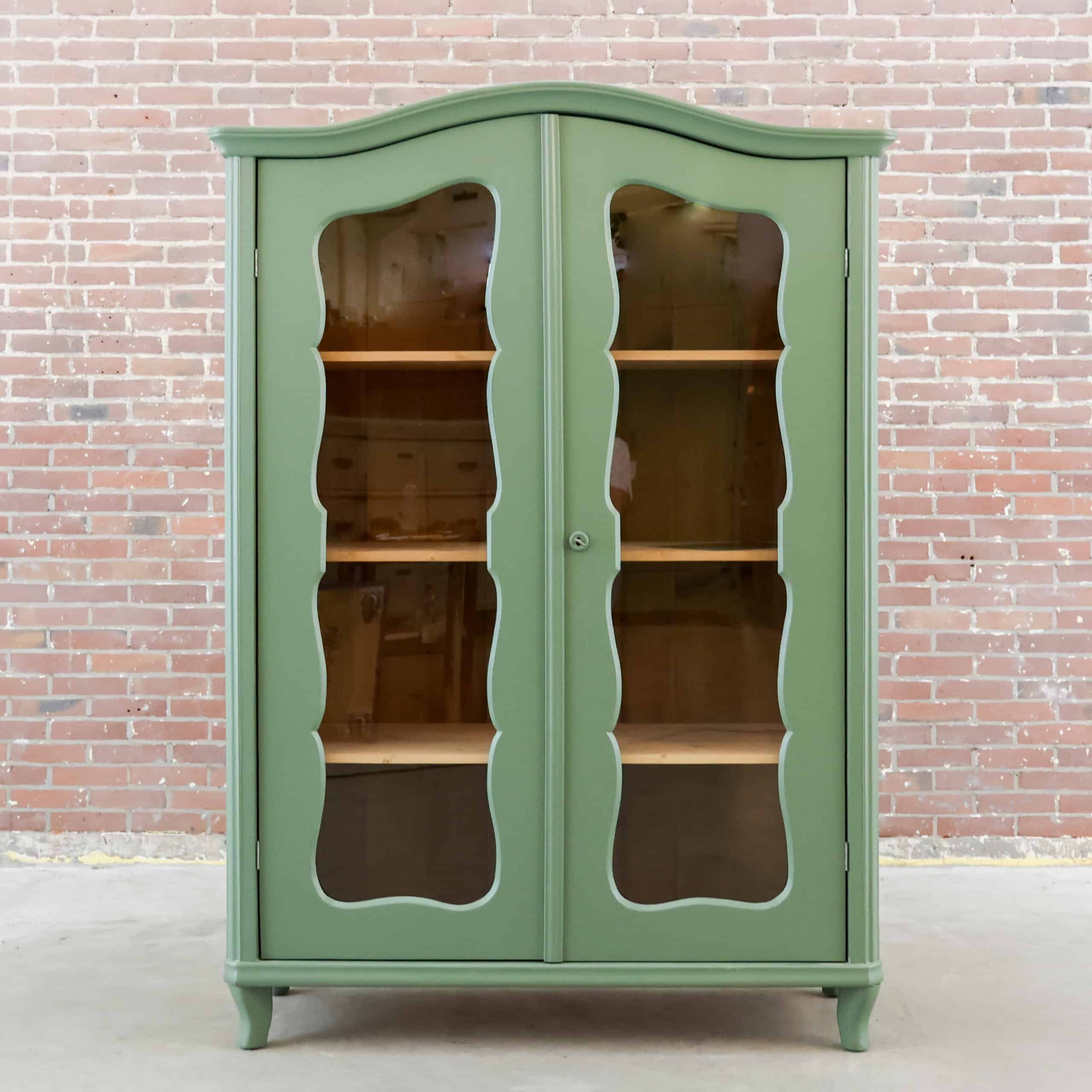 Brocante vitrinekast