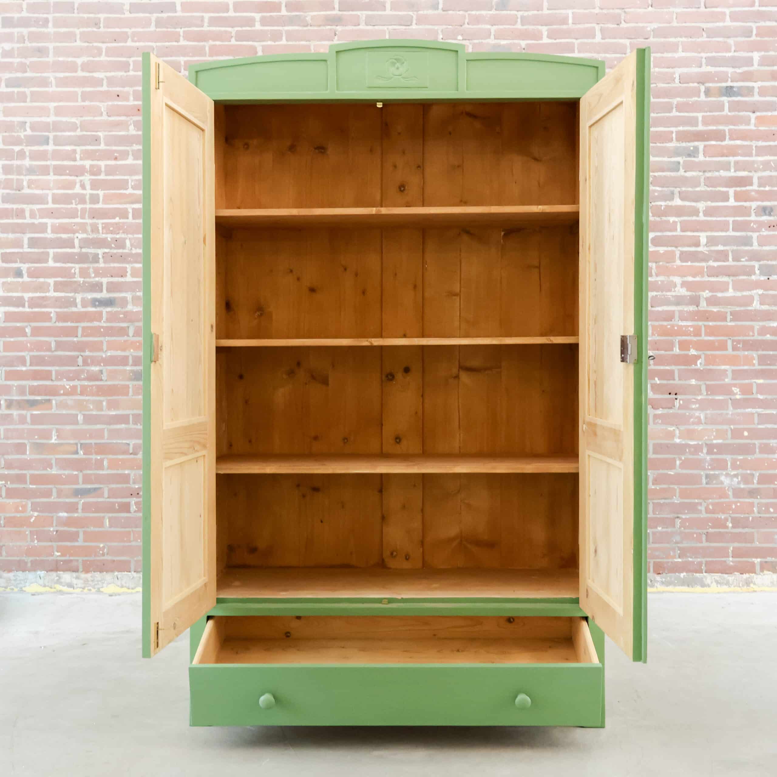 Brocante groene linnenkast - Afbeelding 2