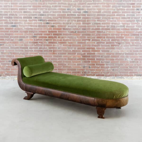 Antieke chaise longue