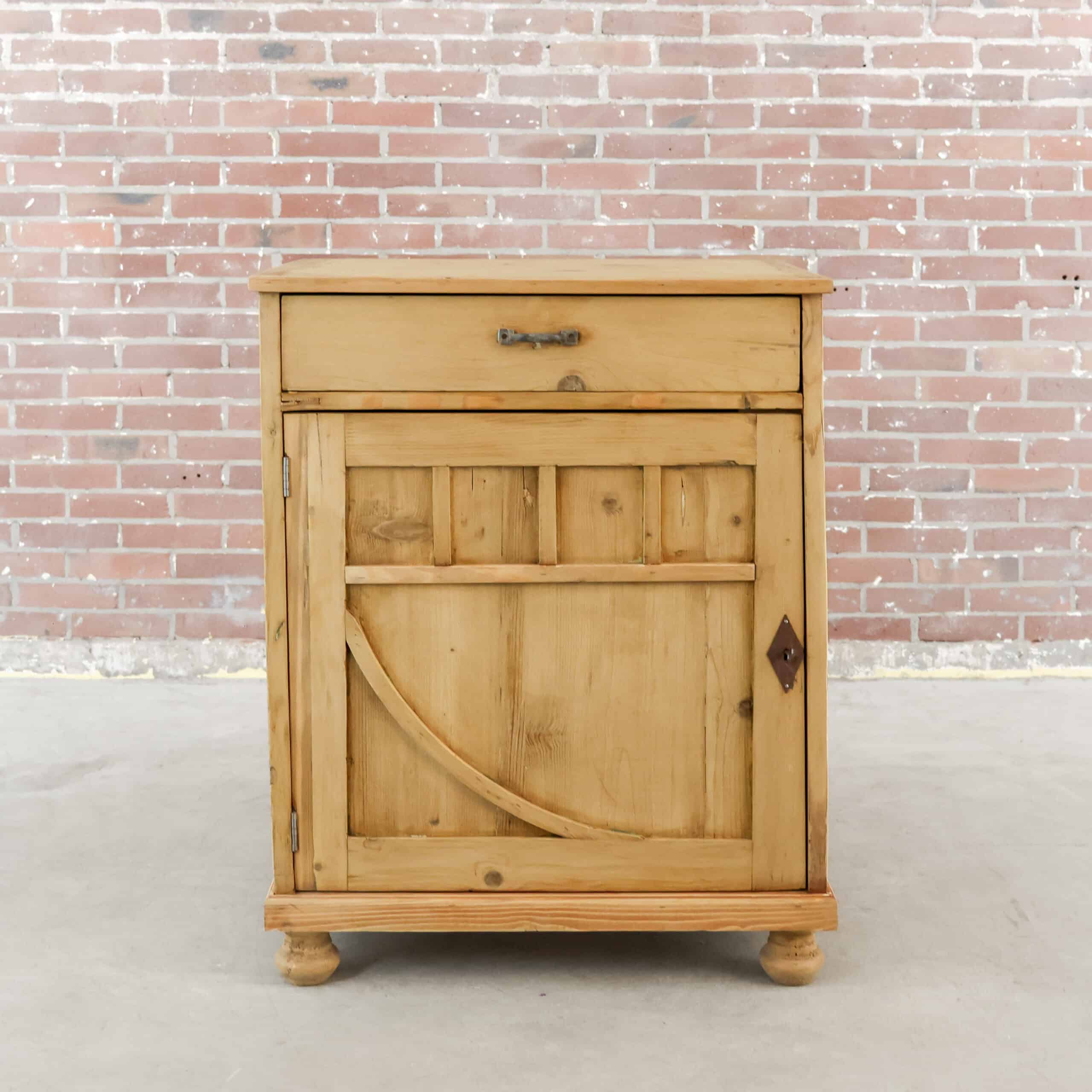 Grenen dressoir