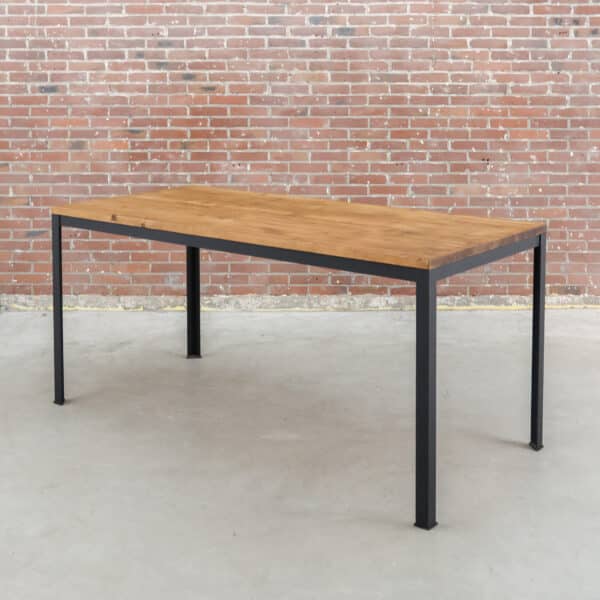 Industriële eettafel