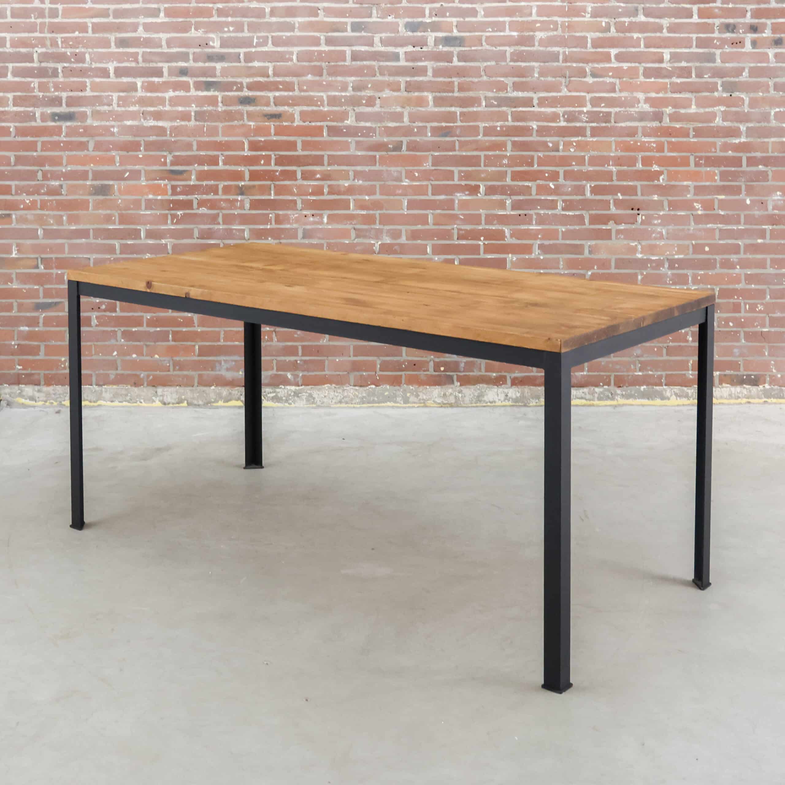Industriële eettafel
